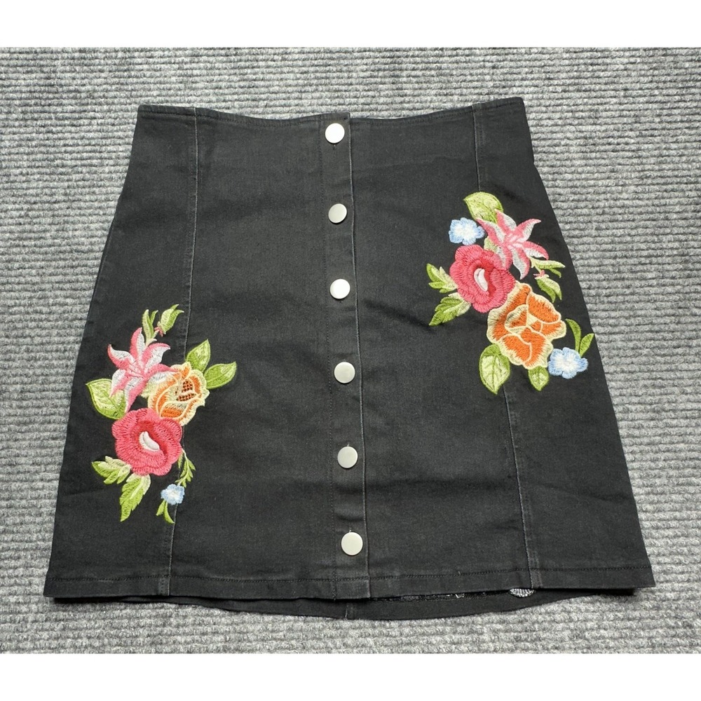 Jealous Tomato Skirt Womens Small‎ Embroidered Floral Button Front Short Cute